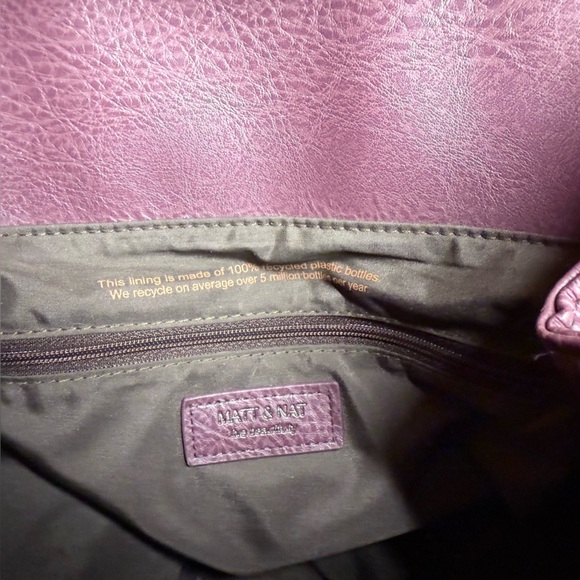 Matt & Nat | Burgundy/Plum vegas leather small Backpack adjustable straps magnet - Picture 5 of 5